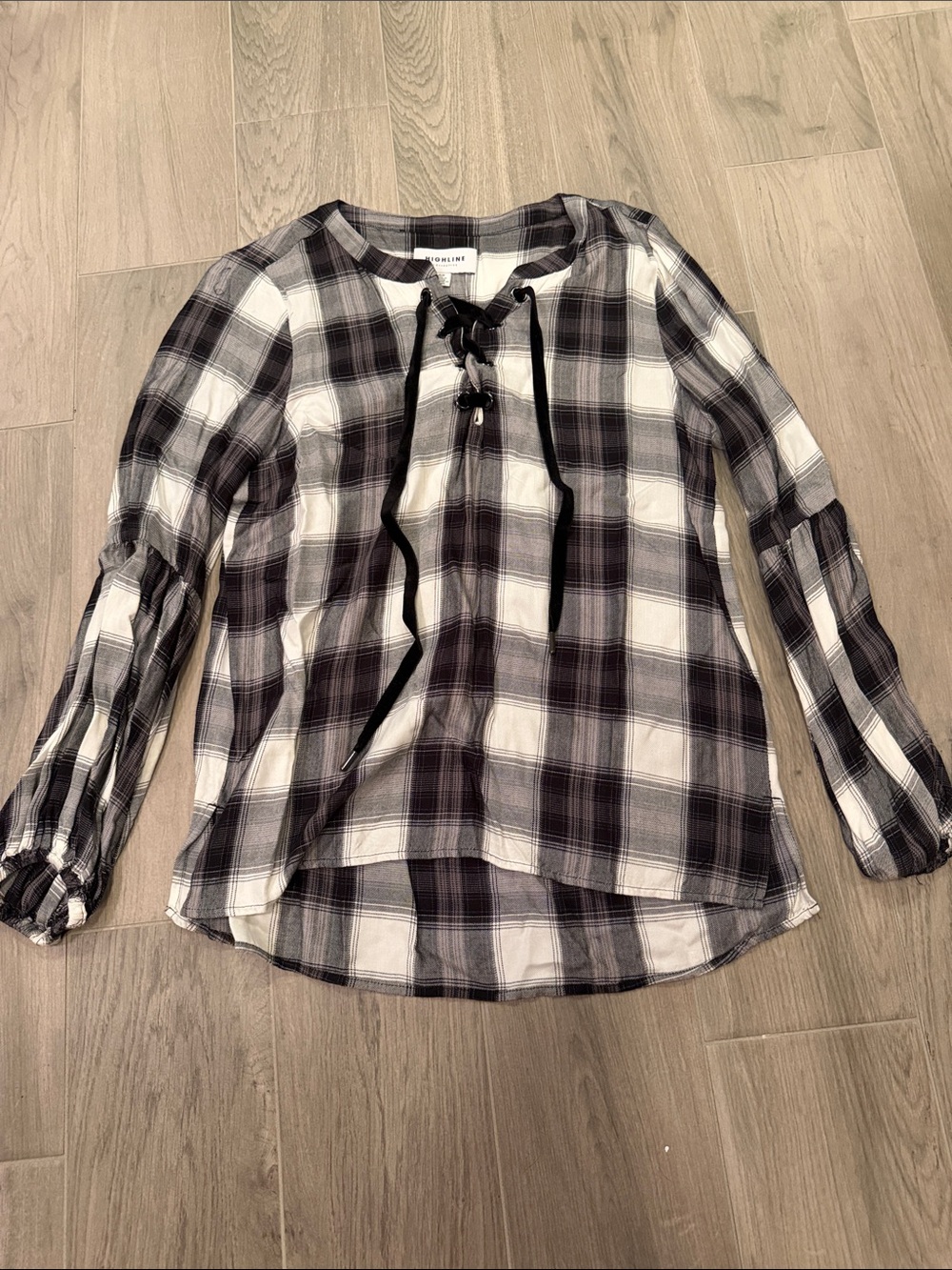 Highline Women’s Black and White Plaid Lace-Up Long Sleeve Blouse Size S